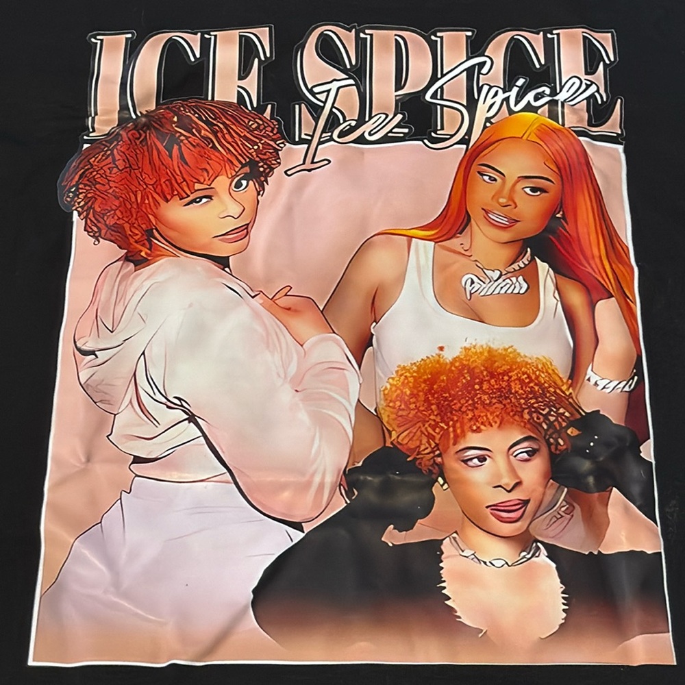 ICE SPICE t-shirt 👀 size Large, color black. Gently used, like new. Music tee -